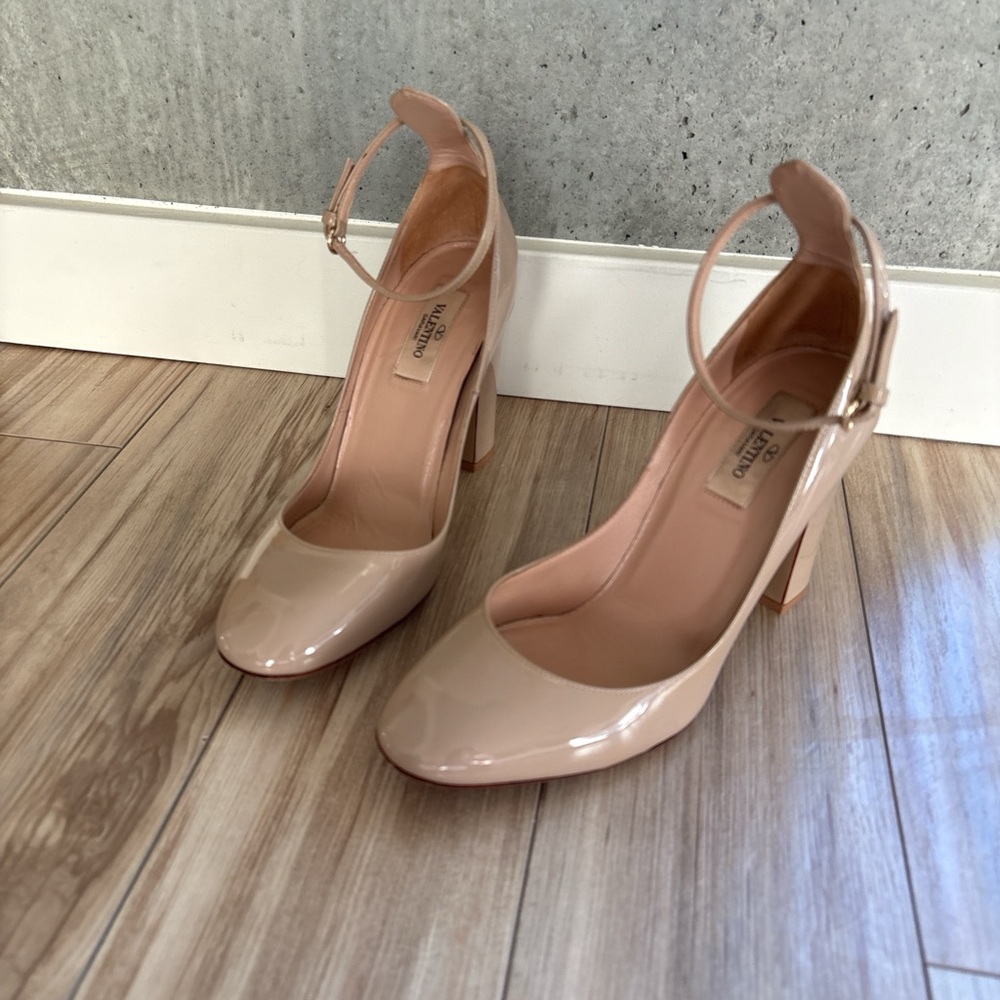 Valentino Garavani Tan-go Nude Patent Leather Pumps